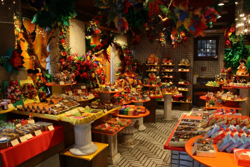 ecommerce-VALDEROURE-min_candy_store_chocolate_shop_chocolate_switzerland-393515