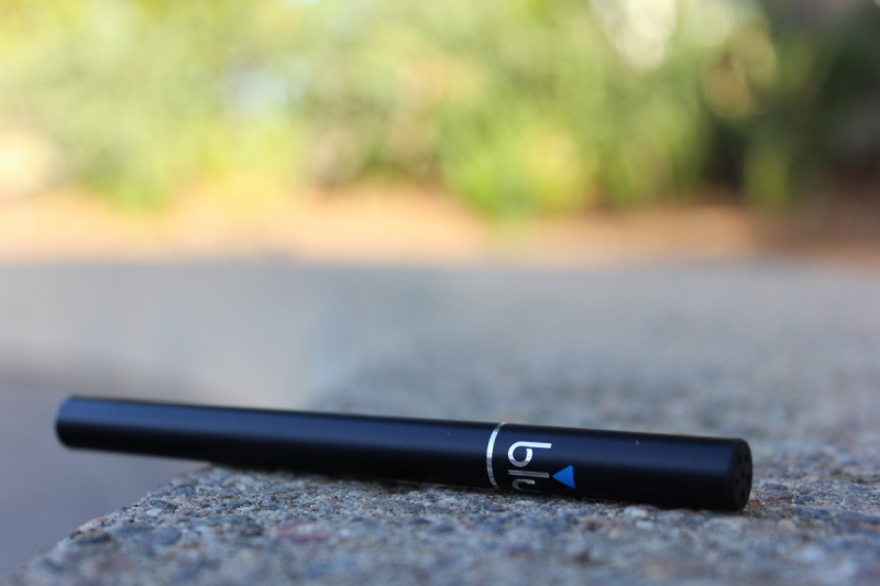 ecommerce-VALDEROURE-min_e_cigarette_vaping_blu_cigs_blu_electronic_cigarette_tobacco_cigarette_smoke-637061